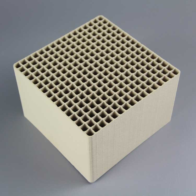 Honeycomb desulfurization catalyst