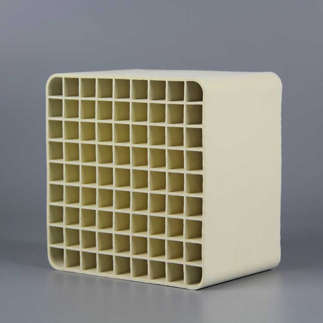Honeycomb desulfurization catalyst